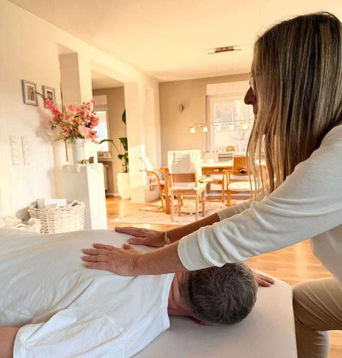 Feldenkrais Behandlung liegend